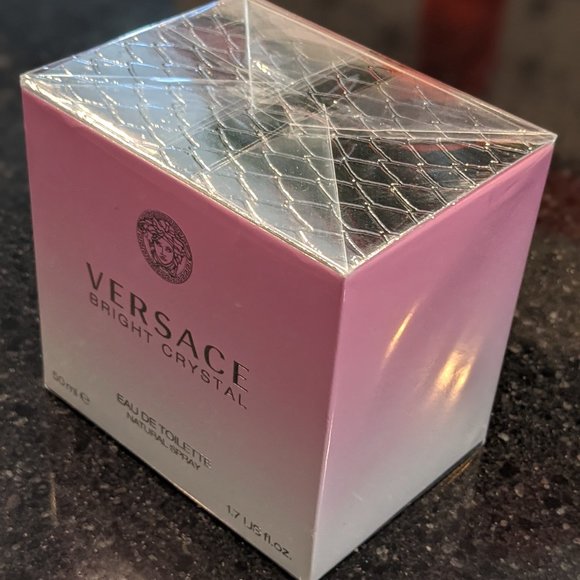 Versace Other - VERSACE BRIGHT CRYSTAL EAU DE TOILETTE NATURAL SPRAY 1.7 FL. OZ. / 50 ML. NWT 💖